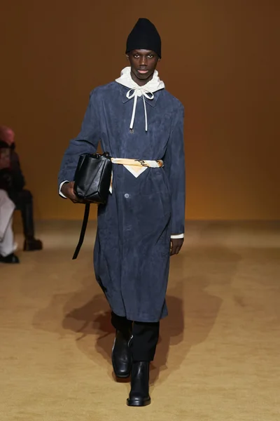 Look 32